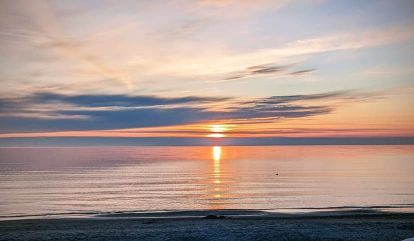 Bild von einem Horizont bei Sonnenuntergang